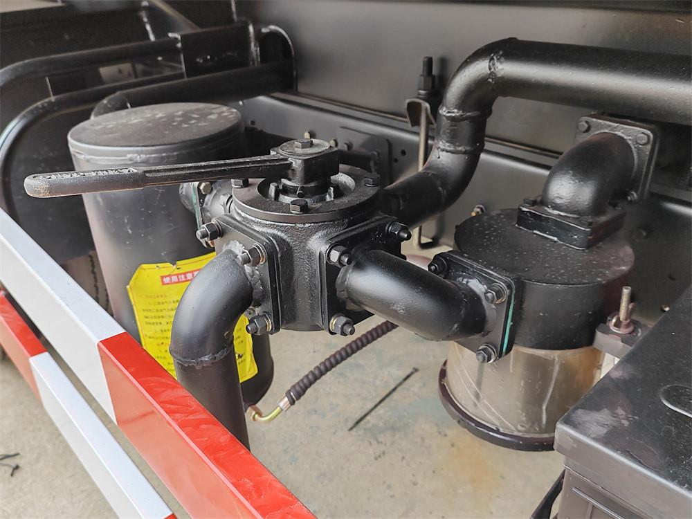 Howo 4x4 drive septic pump truck