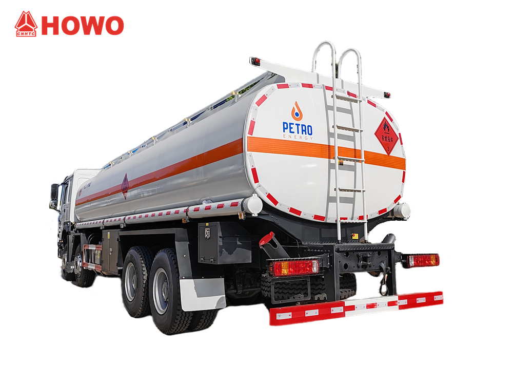 HOWO 8X4 heavy duty diesel bowser truck