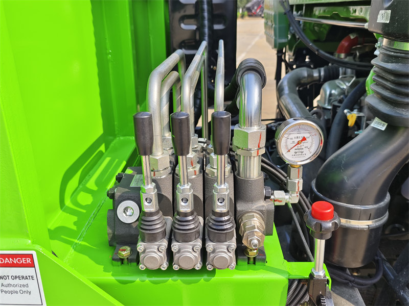 HOWO skip bin truck for sale