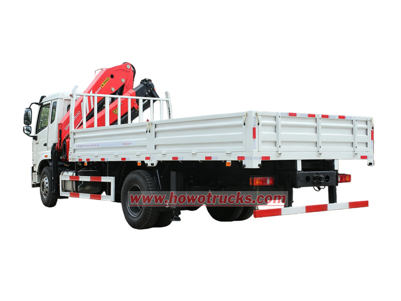 HOWO truck with crane